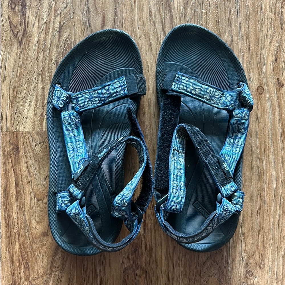 Teva Blue Patterned Sandals
